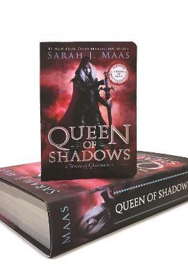 QUEEN OF SHADOWS (MINIATURE CHARACTER COLLECTION)