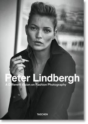 PETER LINDBERGH. A DIFFERENT VISION ON FASHION PHO