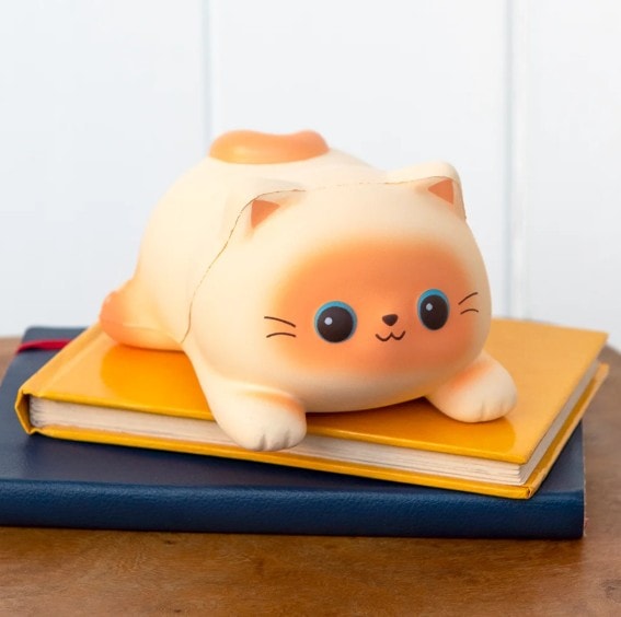 Stressipall Laying Cat